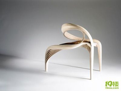 極具線條感的木制家具 草根創(chuàng)意館在杭州19樓的藝術(shù)探索