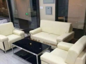 成都辦公家具廠家直銷 屏風(fēng)辦公桌、電腦工位桌及木制家具選購指南